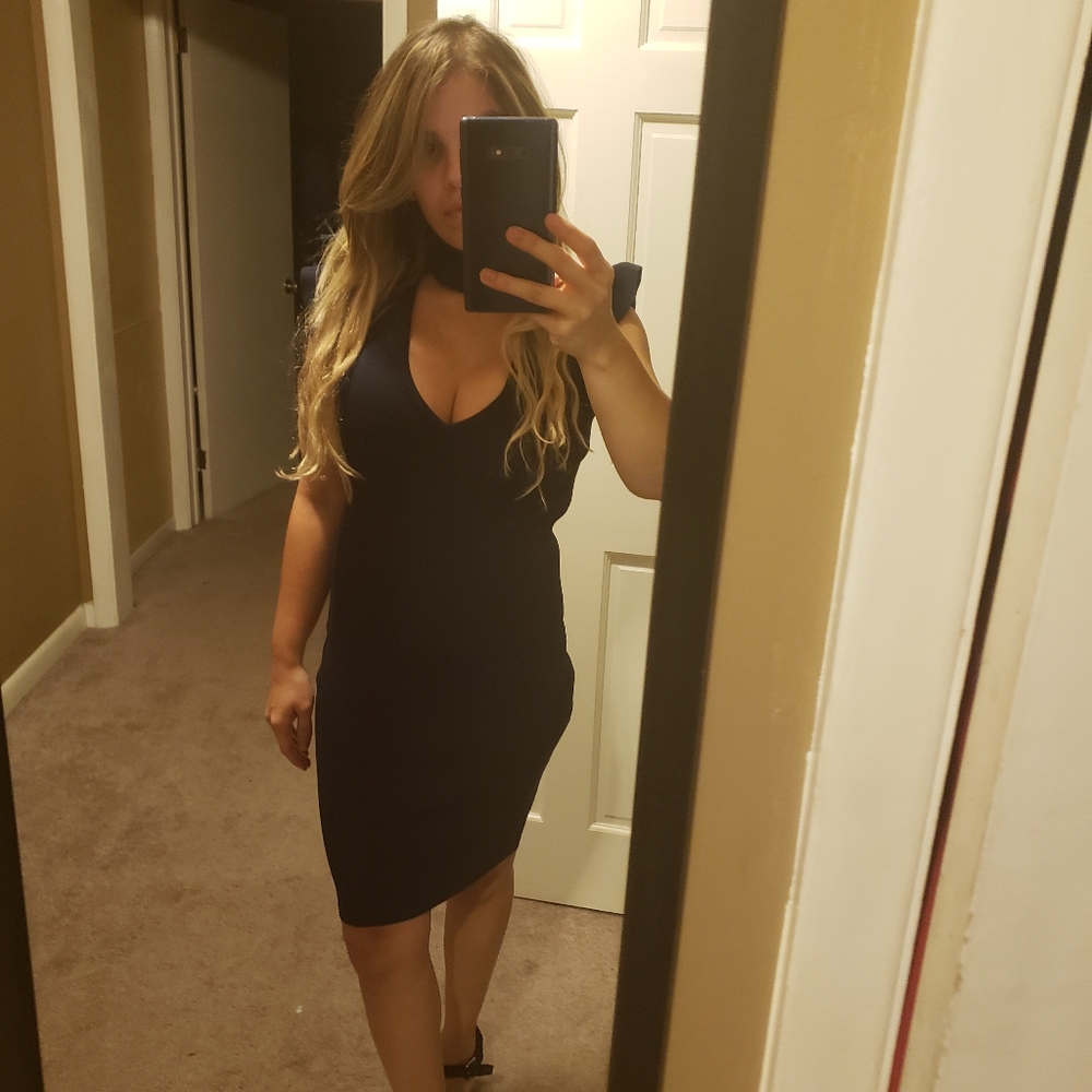 Dress - Picture 6 of 7